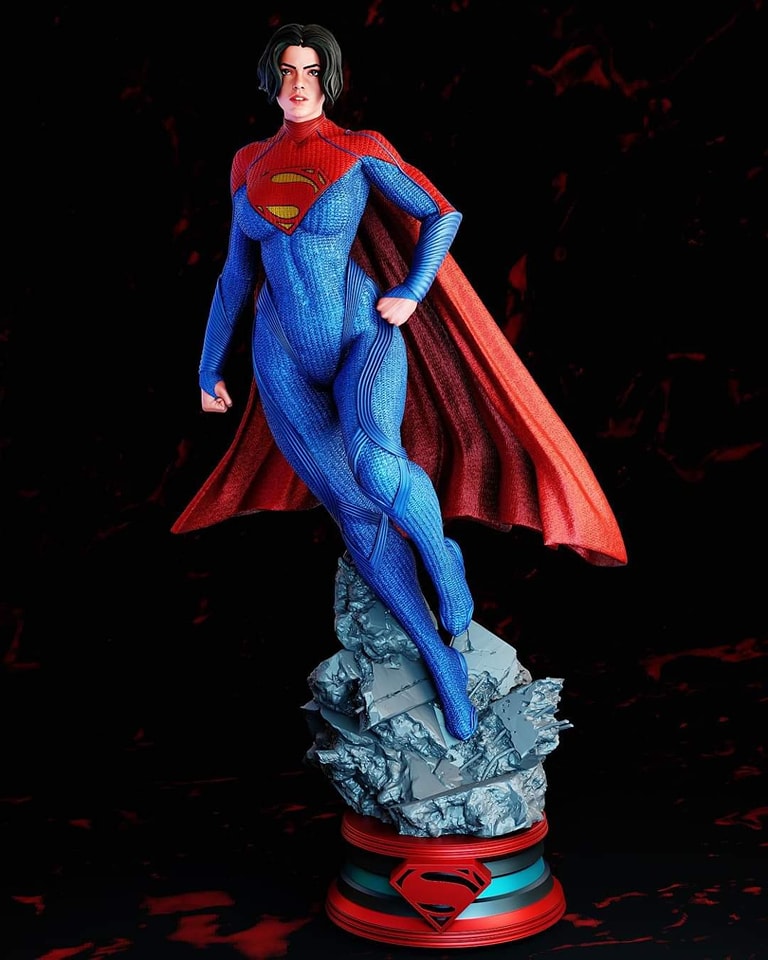 Supergirl 1/8 Scale
